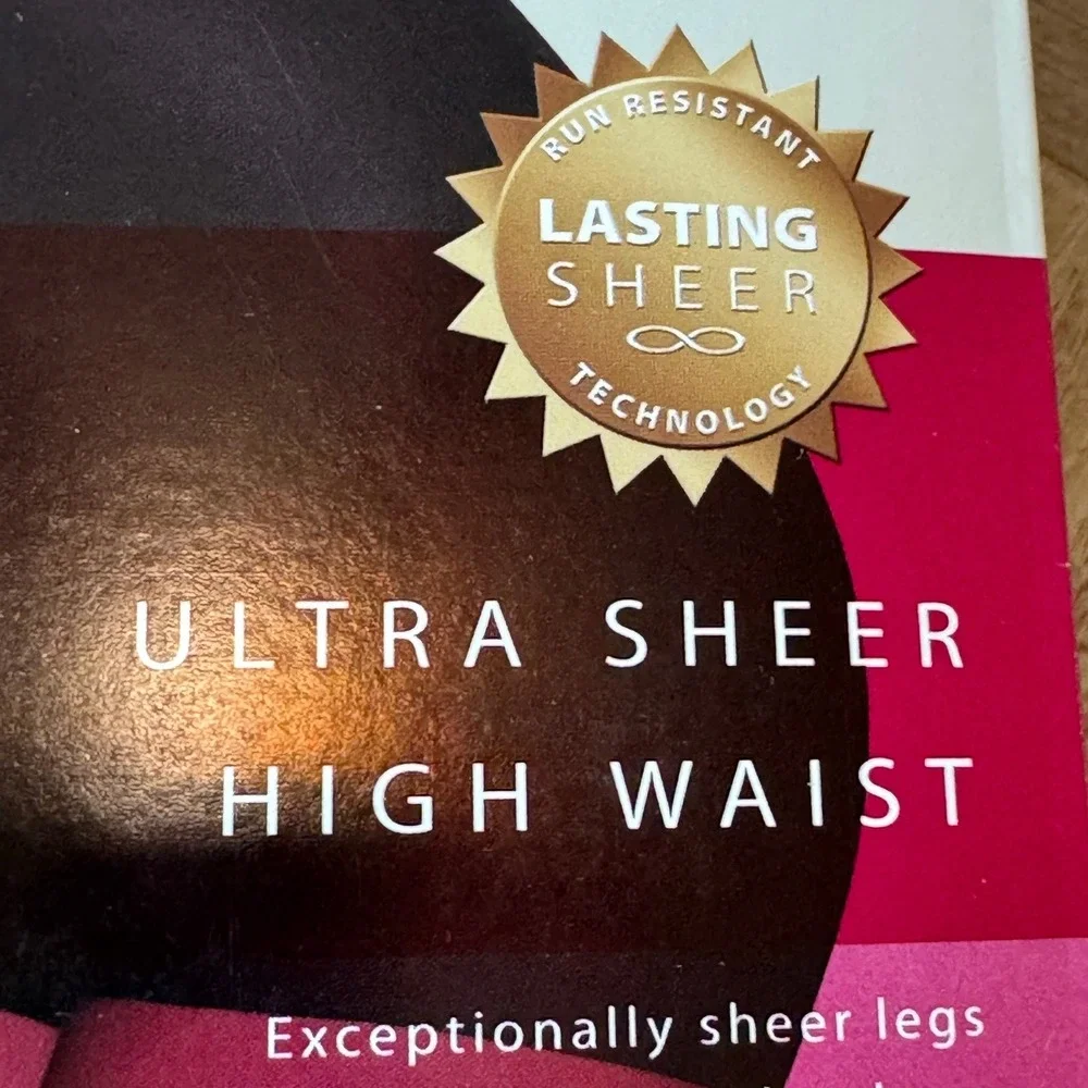 Hanes Silk Reflections Ultra Sheer High Waist Pantyhose Little Color GH‎ 0B397